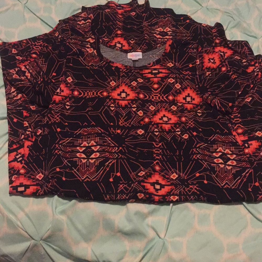 Lularoe Carly Gorgeous print!! Black, red, coral